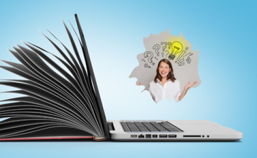 Ordinateur et étudiante